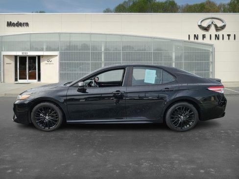 Used 2020 Toyota Camry SE image 6