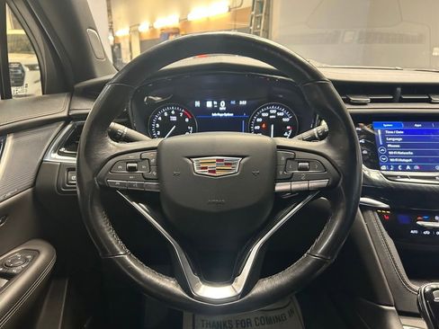 Used 2021 Cadillac XT6 Premium Luxury image 12