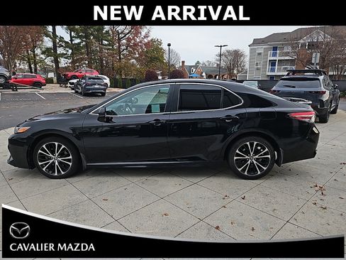 Used 2019 Toyota Camry SE image 7