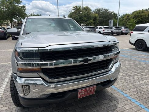Used 2018 Chevrolet Silverado 1500 LT w/ All Star Edition AWD/4WD image 13
