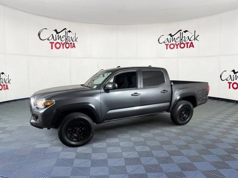 Used 2017 Toyota Tacoma TRD Off-Road w/ Premium & Technology Package AWD/4WD image 7