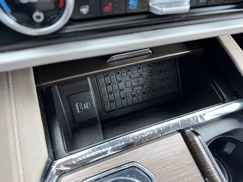 Used 2022 Ford Expedition Limited AWD/4WD image 40