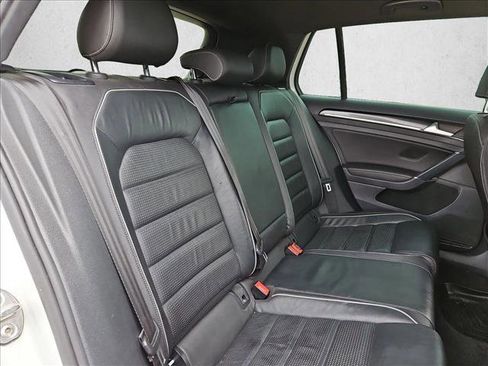 Used 2019 Volkswagen Golf 4-Door AWD/4WD image 18