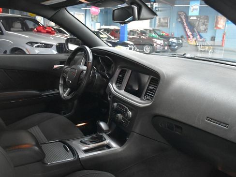 Used 2022 Dodge Charger SXT w/ Driver Convenience Group AWD/4WD image 32