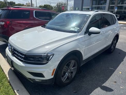 Used 2019 Volkswagen Tiguan SEL Premium image 3