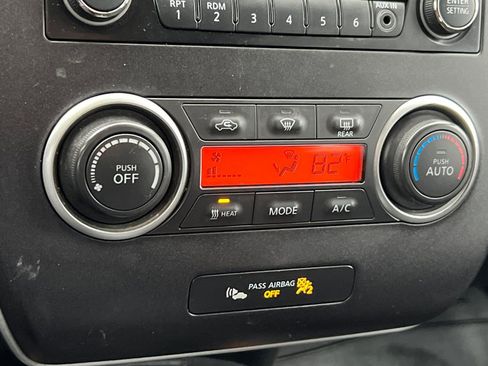 Used 2015 Nissan Leaf S w/ Charge Package image 20