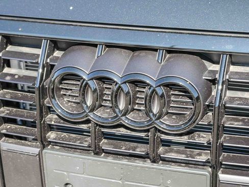 Used 2025 Audi Q3 2.0T Premium w/ Convenience Package AWD/4WD image 5