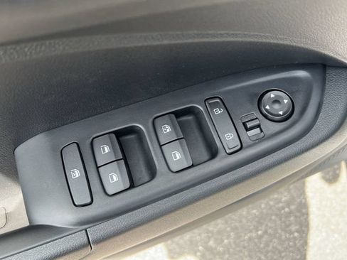 New 2026 Hyundai Venue SEL FWD image 25