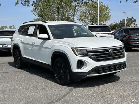 Used 2024 Volkswagen Atlas SE FWD image 6