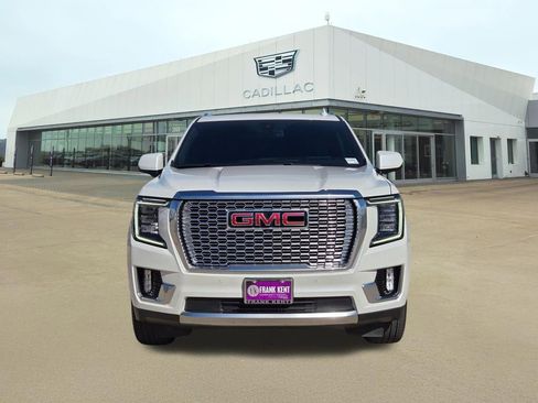 Used 2022 GMC Yukon XL Denali image 2