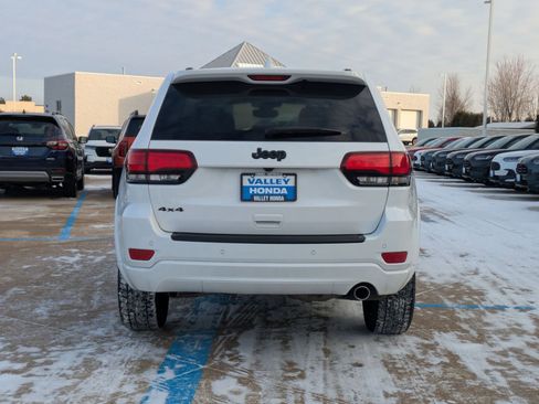 Used 2019 Jeep Grand Cherokee Altitude image 7