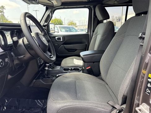 Used 2025 Jeep Wrangler Unlimited Sport AWD/4WD image 17