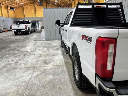 Used 2023 Ford F250 XL w/ FX4 Off-Road Package AWD/4WD image 9