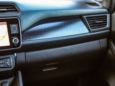 Used 2023 Nissan Leaf SV Plus image 17