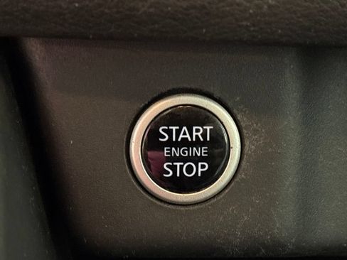 Used 2021 Nissan Rogue SV AWD/4WD image 32