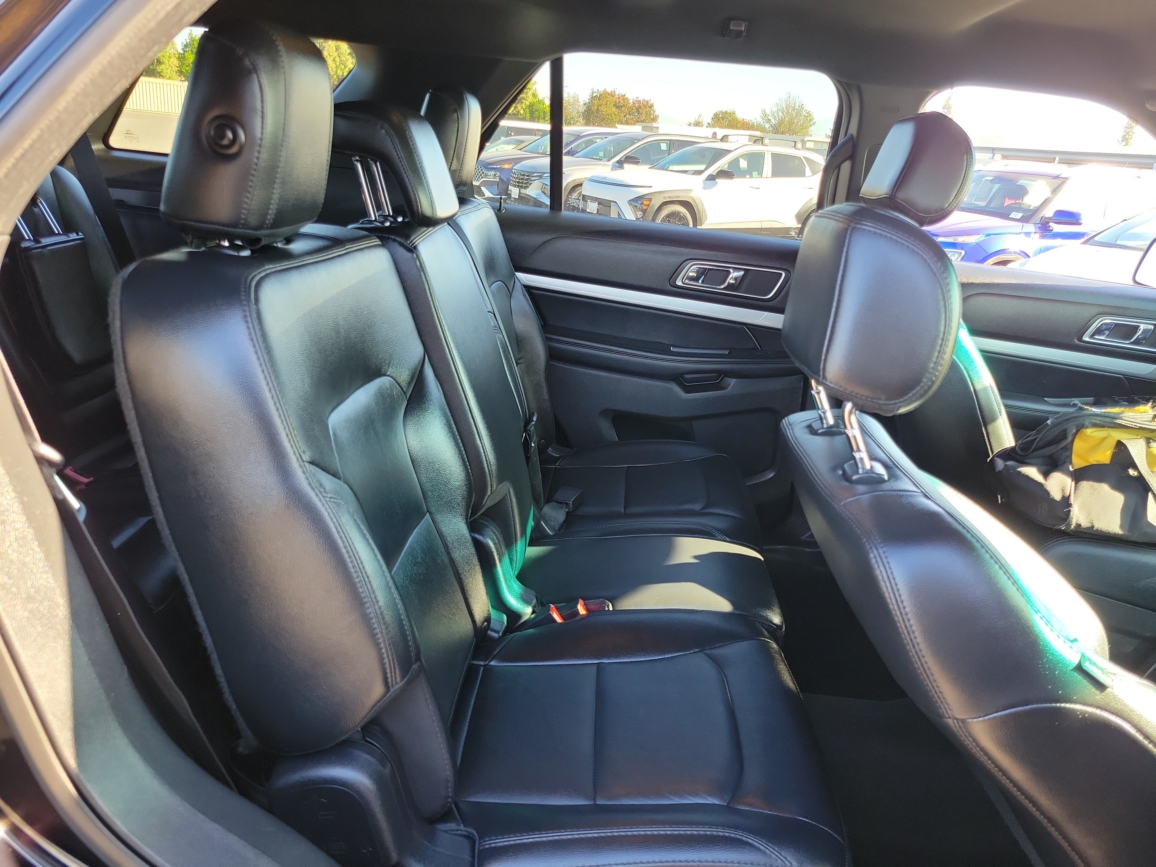 Used 2017 Ford Explorer XLT w/ Equipment Group 202A FWD image 22
