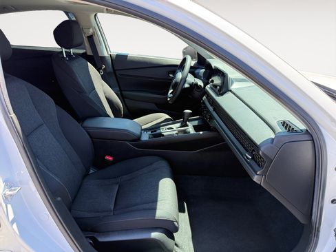 Used 2025 Honda Accord SE image 19