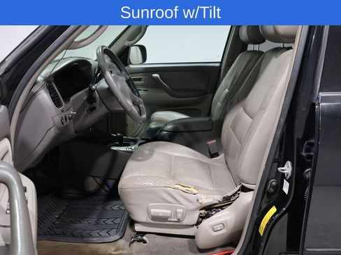 Used 2002 Toyota Sequoia SR5 image 2