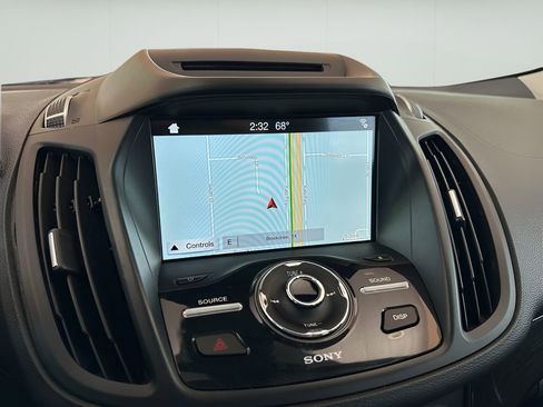 Used 2018 Ford Escape Titanium w/ Ford Safe & Smart Package image 19