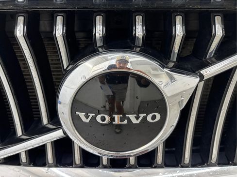 Used 2020 Volvo XC90 T6 Momentum AWD/4WD image 34