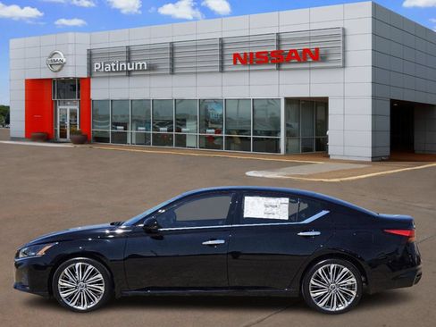 Certified 2025 Nissan Altima 2.5 SL FWD image 5