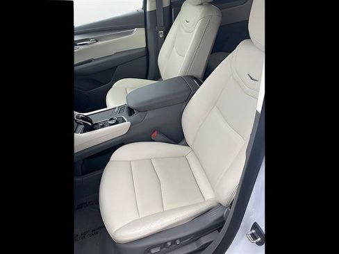 Certified 2024 Cadillac XT5 Premium Luxury w/ Technology Package AWD/4WD image 11