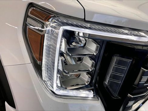 Used 2022 GMC Sierra 2500 AT4 image 28