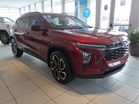 Used 2024 Chevrolet Trax RS w/ Sunroof Package image 5