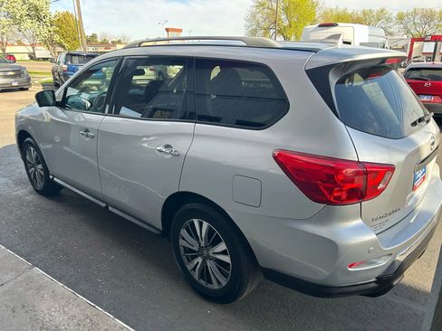 Used 2020 Nissan Pathfinder SL image 39