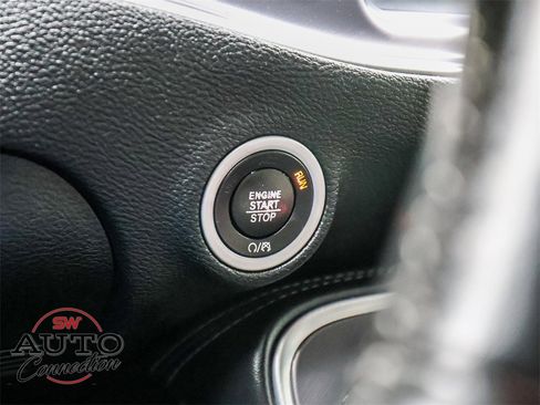 Used 2019 Dodge Challenger SXT image 23