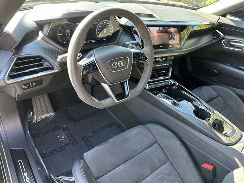 Used 2022 Audi e-tron GT Prestige w/ Prestige Package image 2