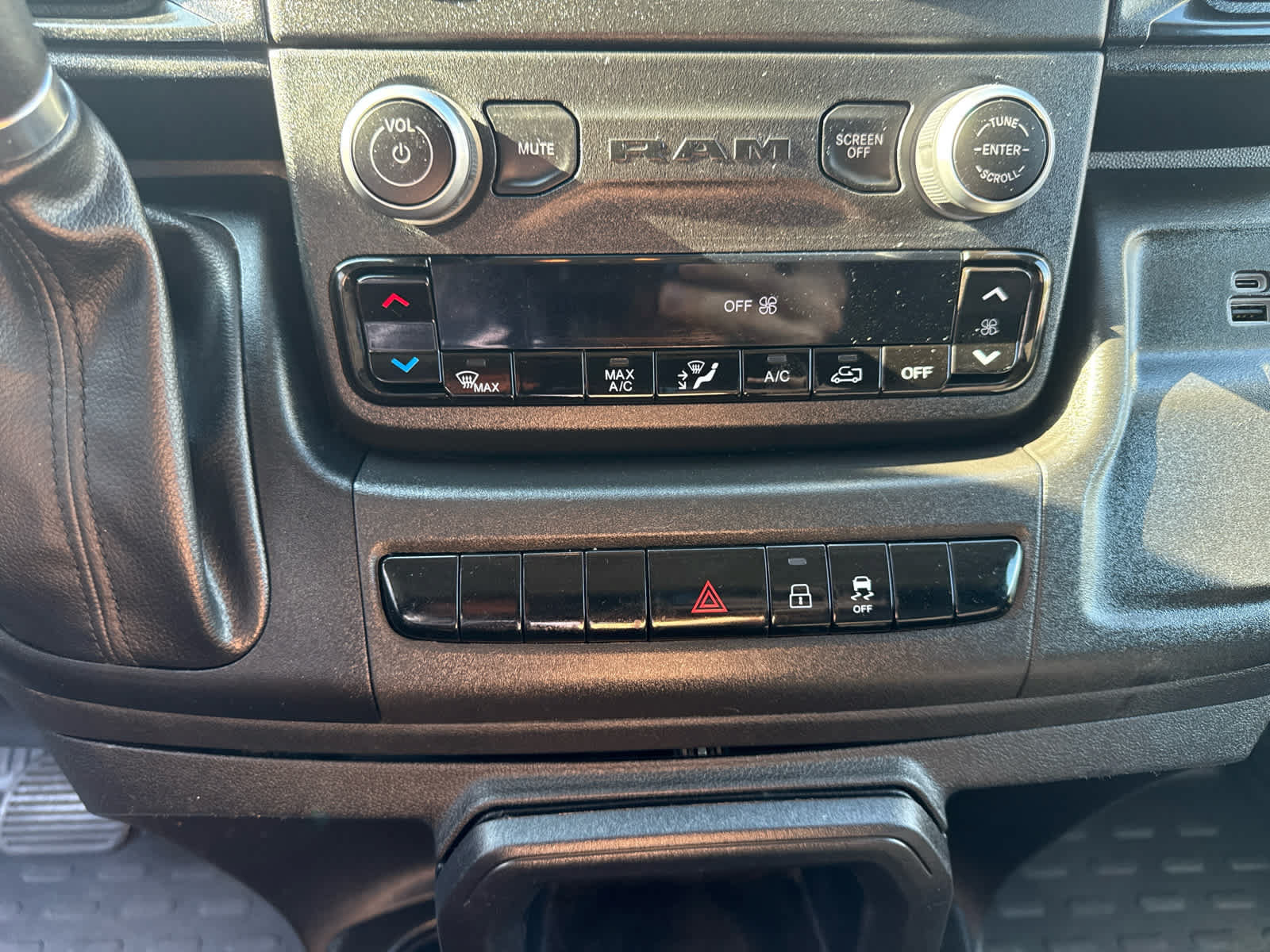Used 2023 RAM ProMaster 2500 FWD image 25