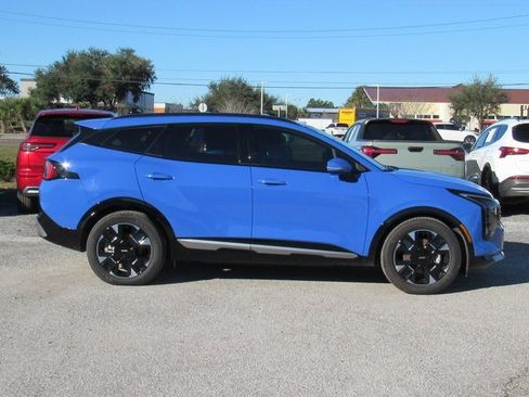 Used 2026 Kia Sportage SX image 3