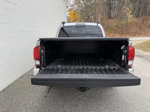 Used 2022 Toyota Tacoma SR5 image 21