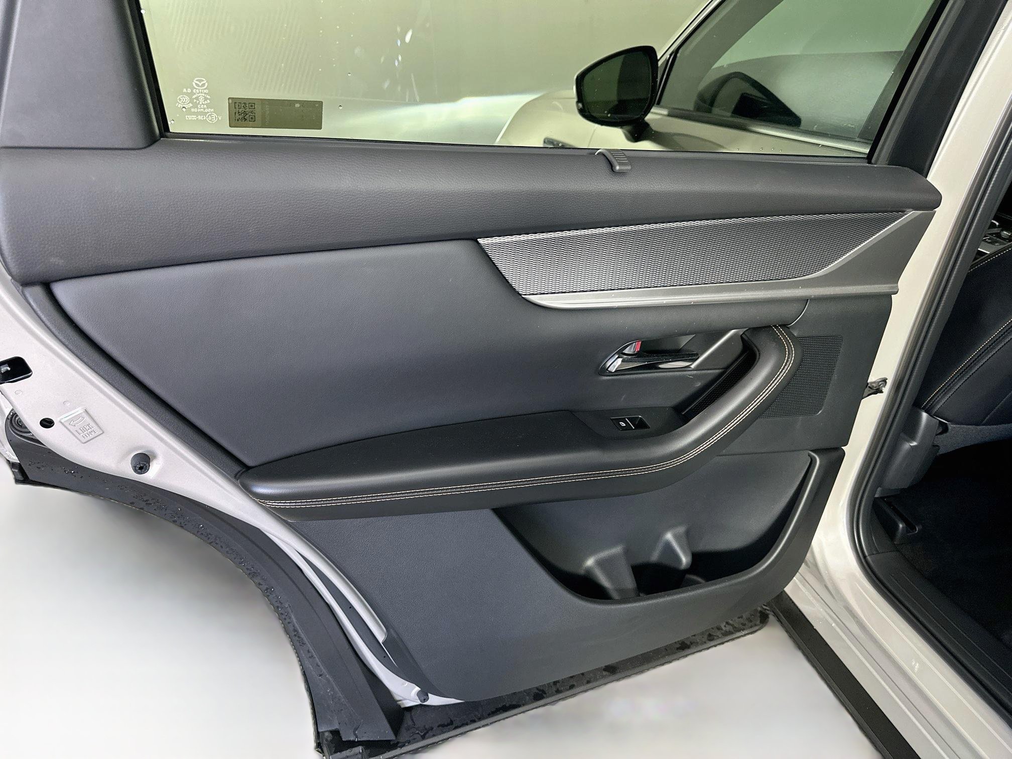 Used 2025 MAZDA CX-90 Plug-In Hybrid w/ Premium Plus AWD/4WD image 28