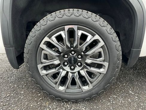 Used 2024 GMC Sierra 1500 Denali Ultimate image 21