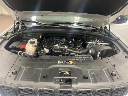 Certified 2024 Jeep Grand Cherokee Altitude image 28