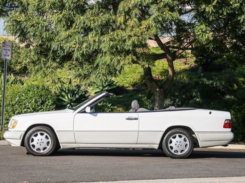 Used 1995 Mercedes-Benz E 320 Convertible image 13