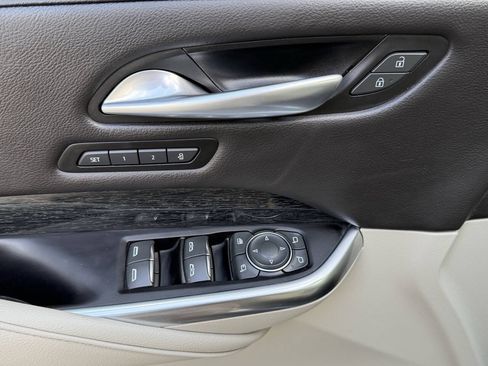 Used 2023 Cadillac XT4 Premium Luxury AWD/4WD image 18
