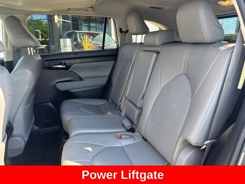 Used 2023 Toyota Highlander XLE FWD image 15