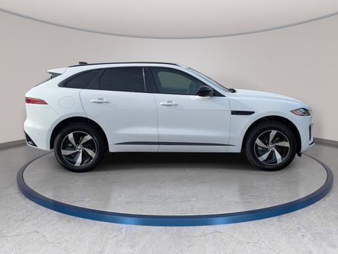 New 2026 Jaguar F-PACE R-Dynamic S image 4