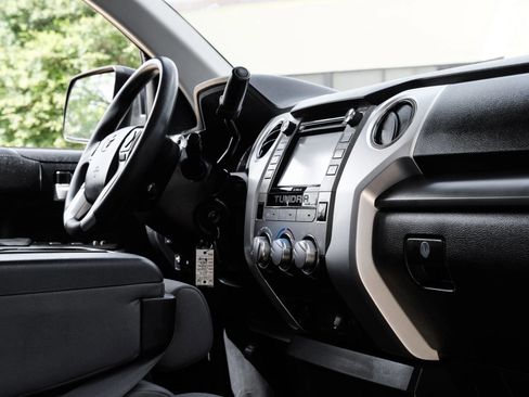 Used 2016 Toyota Tundra SR5 image 24