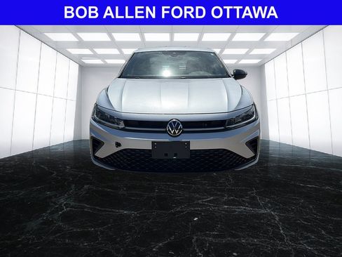 Used 2025 Volkswagen Jetta Sport FWD image 9