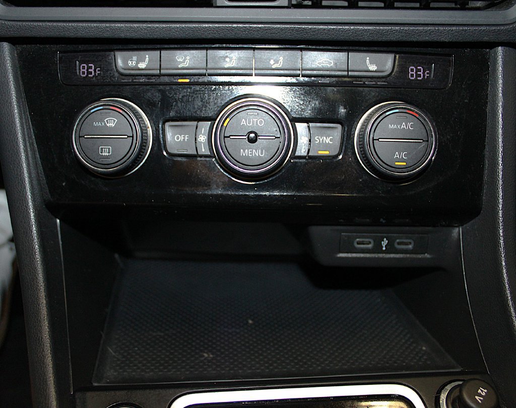 Used 2020 Volkswagen Jetta SE w/ SE Cold Weather Package FWD image 20