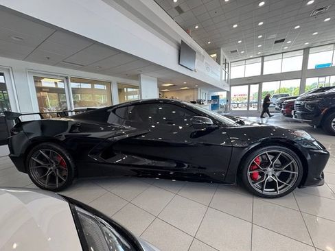 Used 2023 Chevrolet Corvette Stingray Premium Cpe w/ Z51 Performance Package RWD image 24
