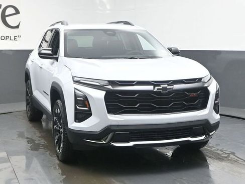 New 2026 Chevrolet Equinox RS w/ LPO, Floor Liner Package FWD image 29