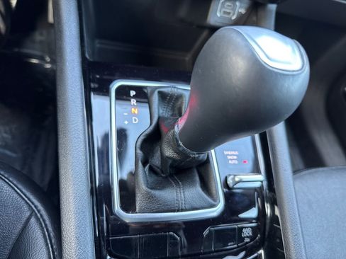 Certified 2023 Jeep Compass Limited image 32