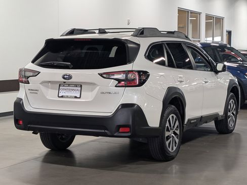 Used 2023 Subaru Outback Premium AWD/4WD image 3
