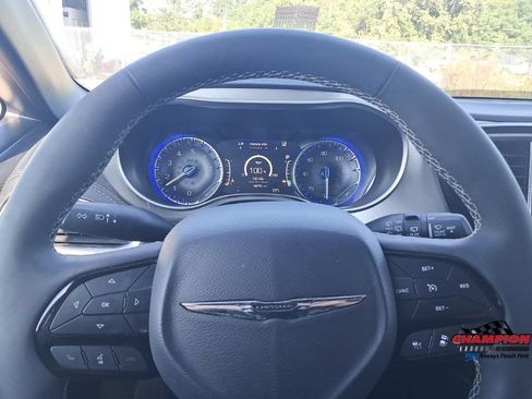 Used 2023 Chrysler Pacifica Limited w/ Uconnect Theater Family Group AWD/4WD image 25