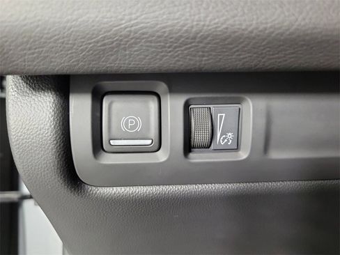 Certified 2025 Cadillac XT4 Premium Luxury image 31